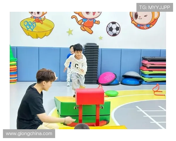 体育精神与身体素质的双重提升 如何在日常训练中平衡技巧与体能的培养