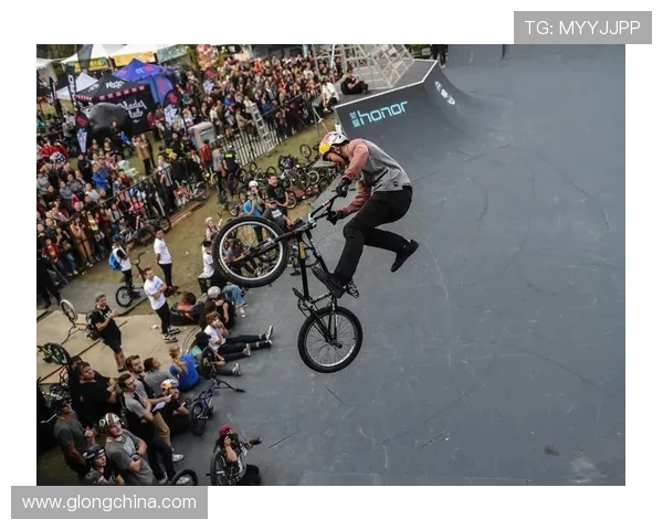 成都极限运动队在世界杯赛场的表现与经验总结分析