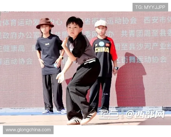 重庆街舞队与西安街舞队精彩对决赛后分析力量与技巧的较量