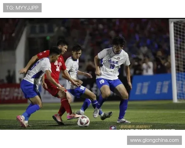 重庆足球队状态变革引发热议球迷期待新篇章的崛起与挑战 重庆足球队状态变革引发热议球迷期待新篇章的崛起与挑战