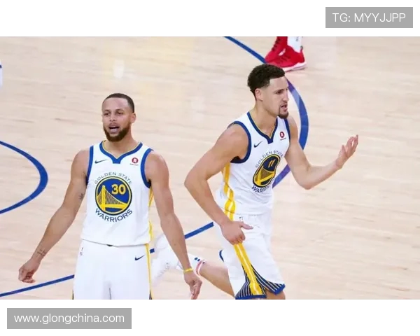 2016至2017赛季勇士队与黄蜂队精彩对决回顾与分析