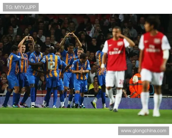 什鲁斯迎战福利特争夺英甲联赛关键三分的激烈对决